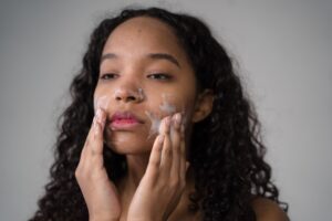 Read more about the article Tips For Avoiding Acne Breakouts