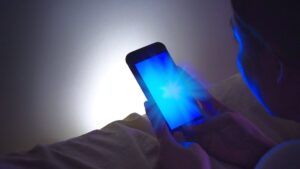 Read more about the article UV rays from Phones?