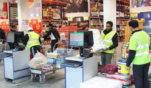 Read more about the article Exploring the Cash and Carry Model: Boosting Profits and Customer Satisfaction in Business Operations